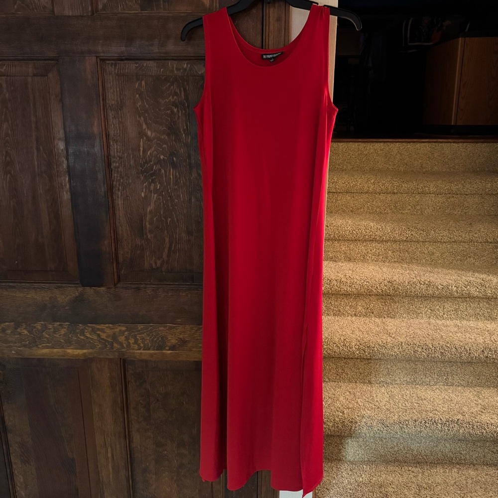 The Pyramid Collection Bold Red Sleeveless Maxi Dress
